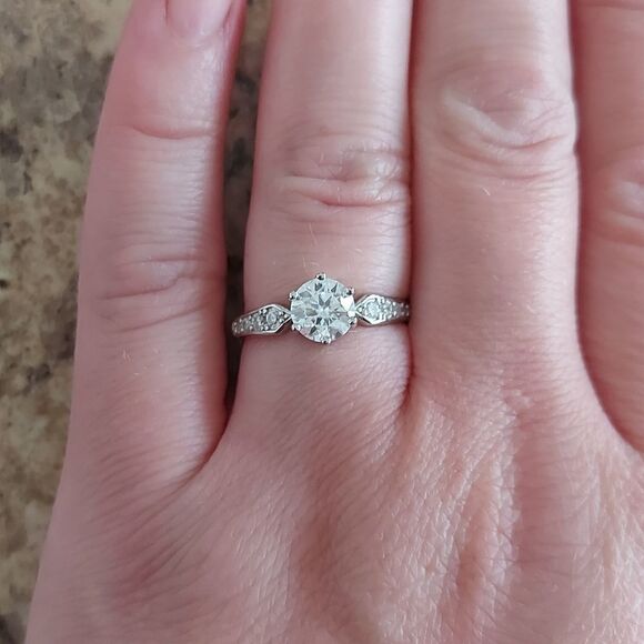 1 Carat Romantic Moissanite 925 Silver Engagement Ring - Picture 3 of 11